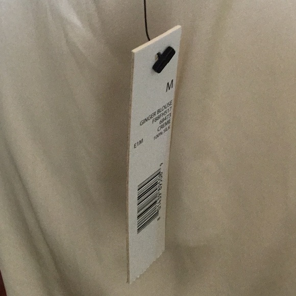 Beautiful Silk Charmese cream lace blouse - Picture 5 of 5